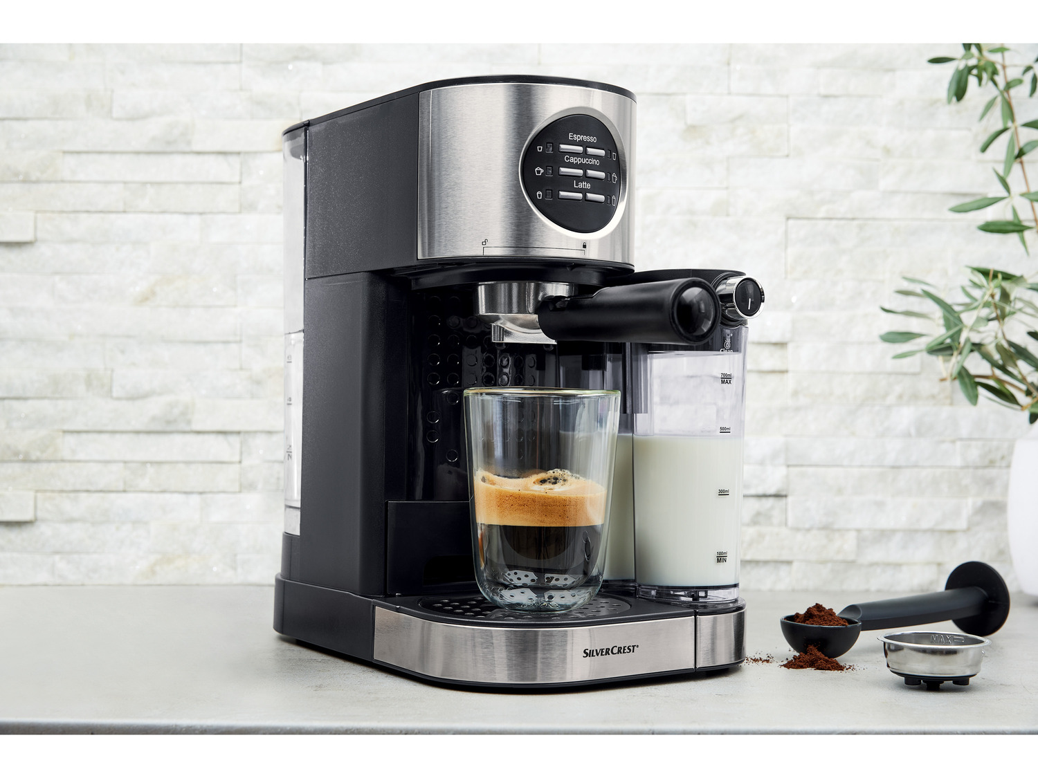 SILVERCREST® KITCHEN TOOLS Kolbowy ekspres do kawy ciśnieniowy SEMM 1470 A2. 1470 W